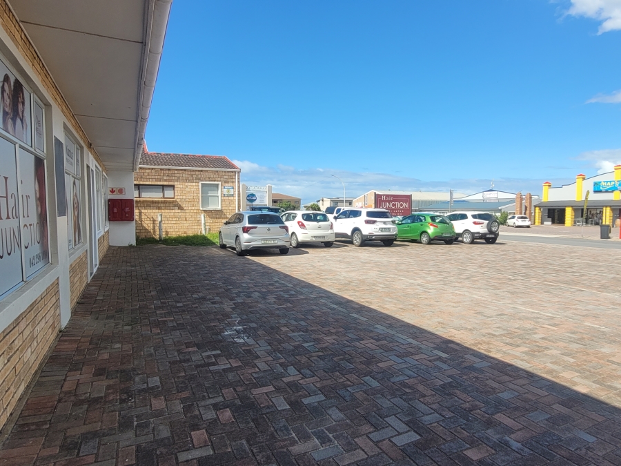 Commercial Property for Sale in Wavecrest Eastern Cape